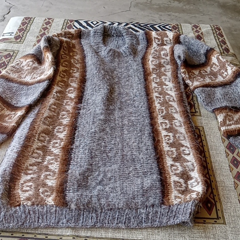 VINTAGE WOOL SWEATER